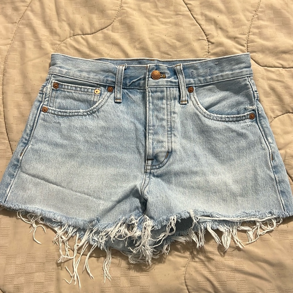 Madewell relaxed denim shorts in Dunwoody wash
